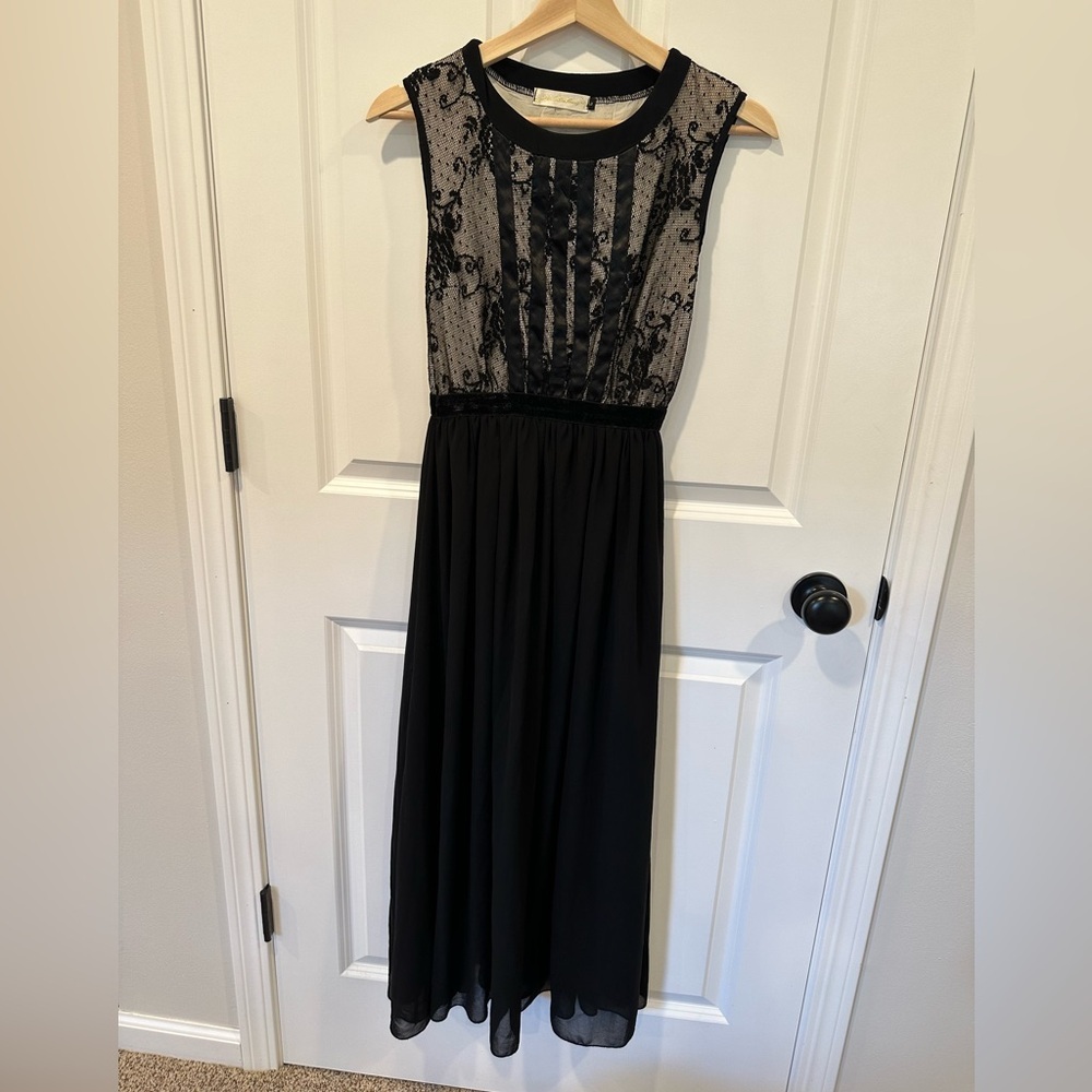 Black Dress - Picture 2 of 2